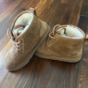 UGG Chestnut Neumal Women’s Size 5